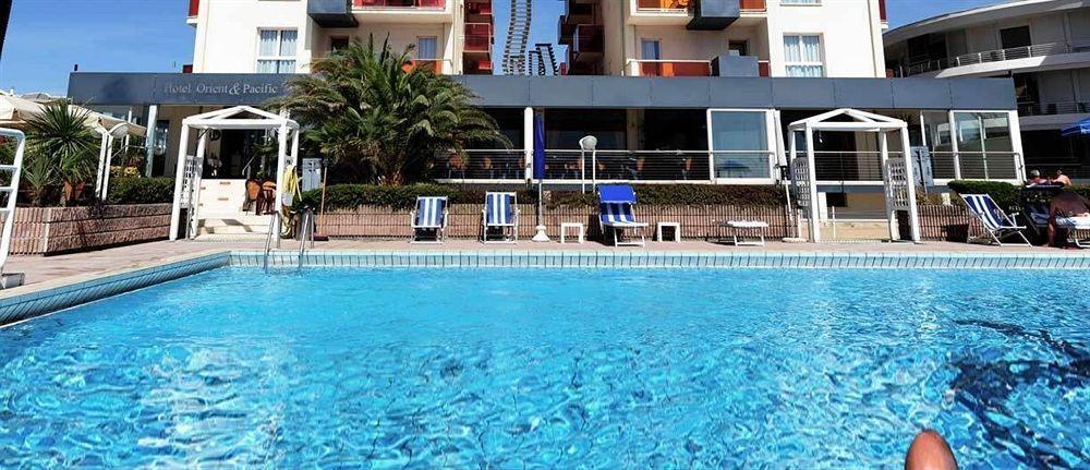 Orient & Pacific Hotel 4*
